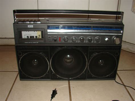 Vintage Magnavox D8443 Ghetto Blaster Boombox 1980s Cassette Radio