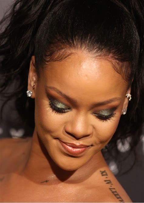 Rihanna At Her Fentybeauty Launch In Paris Rihanna Makeup Rihanna