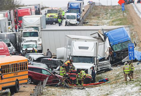 48 vehicles involved in multiple crashes on i 41 in washington county