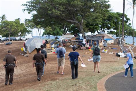 Denby Fawcett Ways You Re Not Helping The Homeless Honolulu Civil Beat
