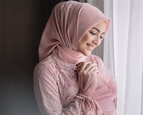 10 Tutorial Hijab Untuk Kebaya Pesta Yang Simpel Updated 2022 Free