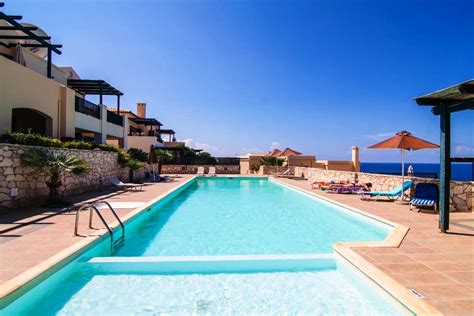 Das appartementhaus 'strandhotel' liegt unmittelbar hinter dem deich. Verkauf - Wohnung 72 m² auf Kreta, Griechenland | kaufen ...