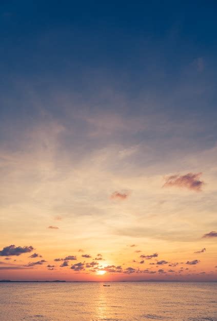 Premium Photo Sunset Sky Vertical Over Sea In The Evening