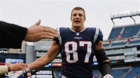 Nfl Insider Drops Prediction When Rob Gronkowski Might Return If He