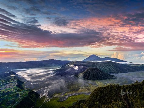 Indonesia Smoldering Mount Bromo In East Java 2017 Bing Desktop