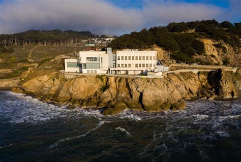 Report Sfs Iconic Cliff House Restaurant To Close Permanently