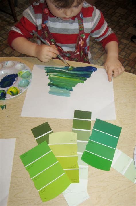 Try the many ideas in this series to introduce colors to your class. art and soul preschool: A Little Green