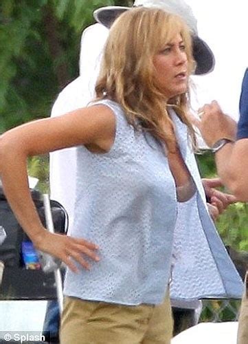 Jennifer Aniston Usa Dubl De Corpo Para Cenas De Lingerie Bol Fotos