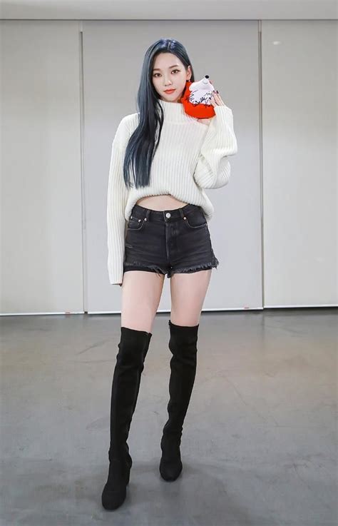 5 Times Aespas Karina Blew Fans Away With Her Endless Legs Koreaboo