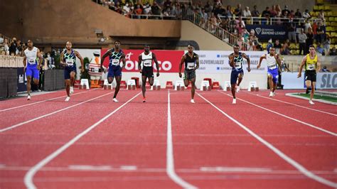The pair embraced after the 100m race, holding their nation's flag. Atletica, Marcell Jacobs straripante in Diamond League: 3 ...
