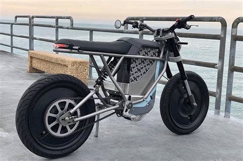 Cleveland Cyclewerks Falcon Electric Motorcycle Unveiled Bikedekho