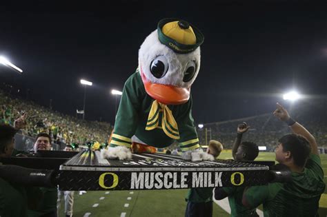 Here are some of my projects while with the team. Oregon Ducks recruiting: Football, basketball both hosting ...