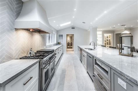 That said more and more kitchens do have cabinets that extend to the ceiling even with 9 or 10 foot ceilings. kitchen cabinets in 10 foot ceilings - Google Search | Kitchen inspiration design, Kitchen ...