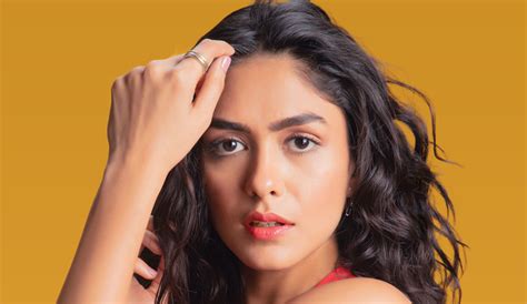 These 13 Mrunal Thakur Hot Pics Are So 🔥 They Re Fire 🥵 Just For Movie Freaks