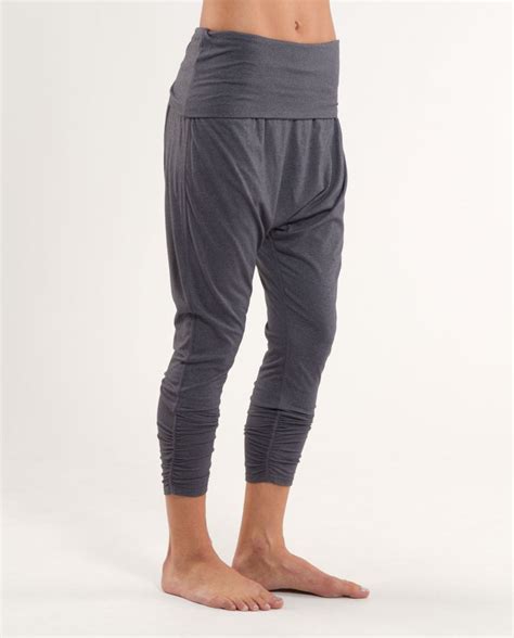 How to clean lululemon mat. Lululemon Hot N' Sweaty Crop - Coal - lulu fanatics