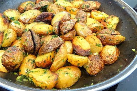 Maybe you would like to learn more about one of these? Pommes de terre à la graisse de canard - La recette facile ...