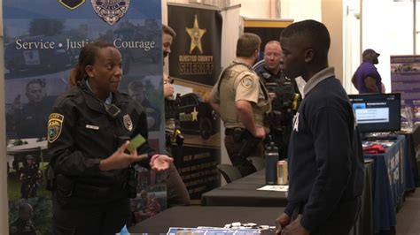 51 law enforcement agencies hold career fair to recruit more diverse officers cbs minnesota