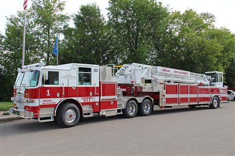 Pierce Arrow Xt Tandem Axel Tiller Fire Trucks Fire Dept Trucks