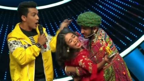 Indian Idol 11 After Vishal Dadlani Aditya Narayan Reacts To Neha Kakkar Being Forcibly Kissed