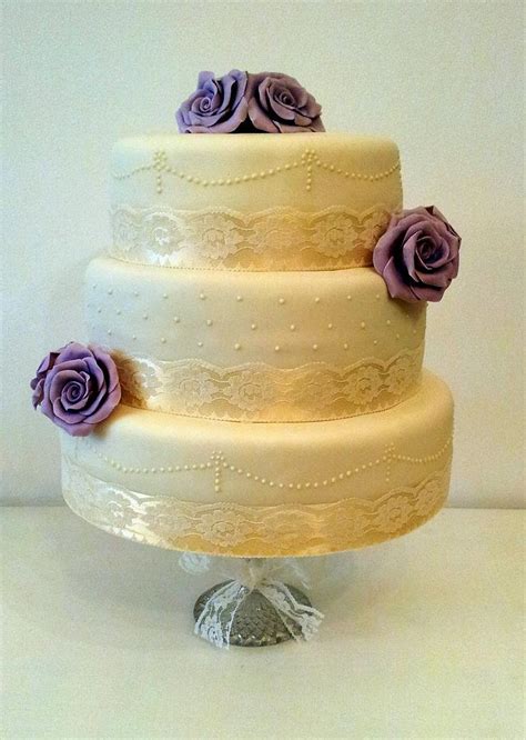 Vintage Lace Wedding Cake Decorated Cake By Sarah Poole Cakesdecor