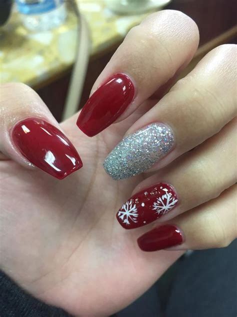 Christmas Is Just Around The Corner And Its Time To Get Your Nails