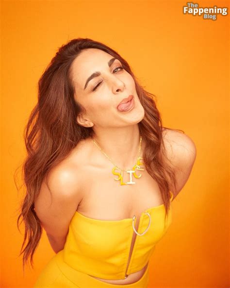 Kiara Advani Topless And Sexy Collection 13 Photos Thefappening