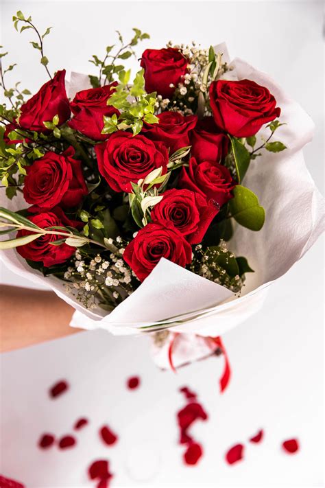 Red Roses And T Bundle Adams Garden Florist