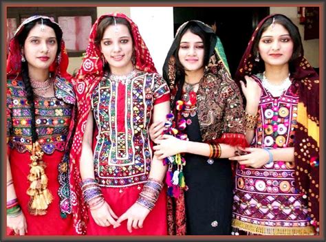 Traditional Dresses Of Pakistan
