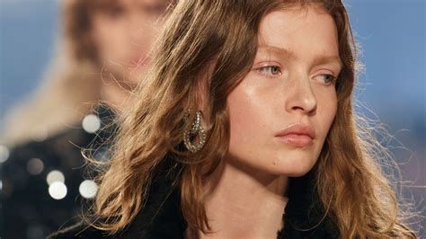 How to Achieve Effortless French Girl Hair - Leonce Chenal