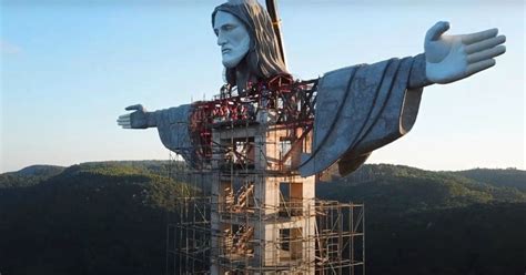 Le Plus Grand Christ Du Brésil En Construction Dans La Ville Dencantado