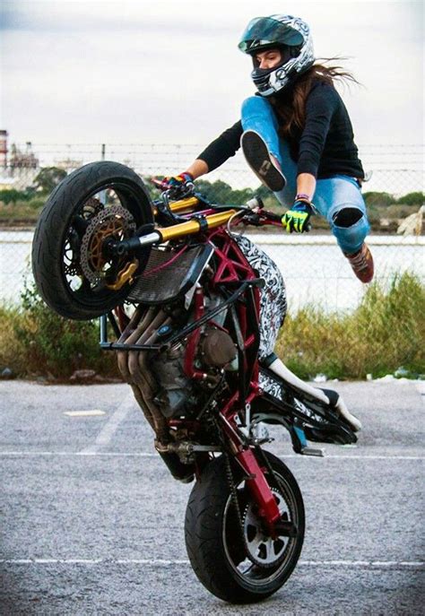 Pin By Jt On Girls On Bikes Motorcycle Girl Bikes Girls Stunt Bike