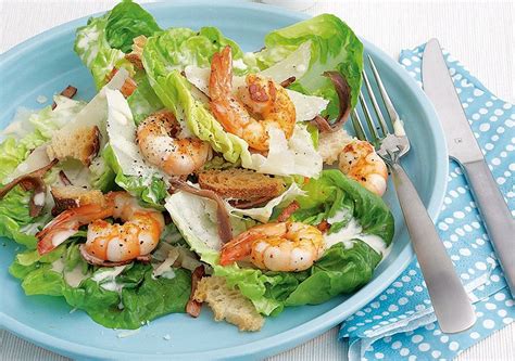 Make a dressing by whisking together the oil and lime juice with some seasoning to taste, then use to lightly dress the salad ingredients. Diabetics Prawn Salad / Pin by Nashielly Pena on Yumm ...