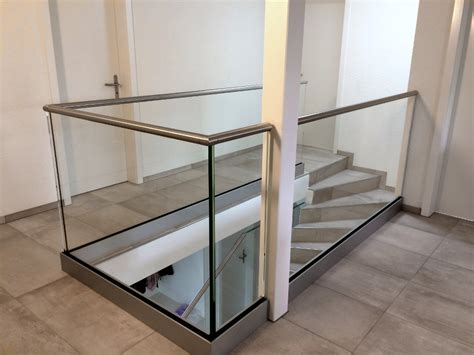 Treppengeländer innen treppen innen treppe holz geländer treppe treppenaufgang holztreppe diele dachgeschoss. Geländer aus Glas: Glasgeländer innen