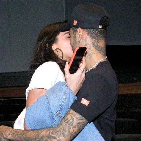 Bruna Marquezine E Neymar Trocaram Beijos Ao Assistirem Peça No Rio De Janeiro Em Abril De 2018