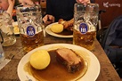 Comer y beber en Munich: 3 lugares tradicionales para disfrutar | My ...