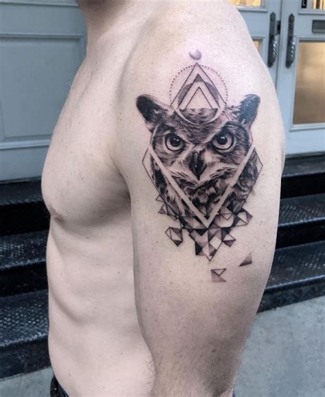47 Cool Shoulder Tattoos For Men To Inspire You Page 35 Diybig