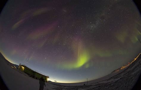 Une Aurore Australe Inonde Le Ciel De Nouvelle Zélande Oui Cest