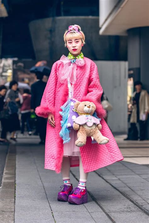 The Best Street Style From Tokyo Fashion Week Spring 2020 Vogue Tokyo