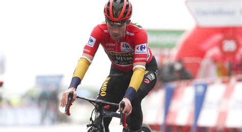 Skupina najlepších vstúpila do rovinatej dvojkilometrovej časti s väčším náskokom na prenasledovateľov. Roglic saca la excusa tras perder tiempo con Carapaz en la ...