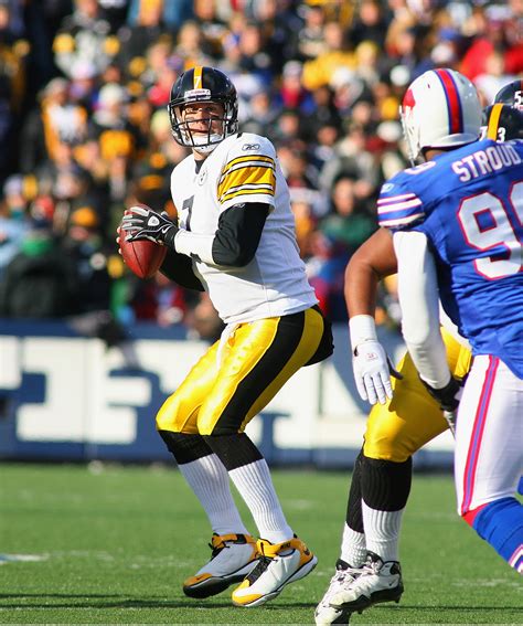 Pittsburgh Steelers Vs Buffalo Bills Pittsburgh Escapes Buffalos