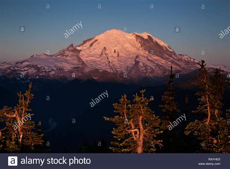 Mt Baker Sunrise Hi Res Stock Photography And Images Alamy