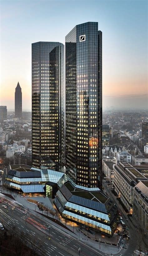 Hauptverwaltung Deutsche Bank Arsitektur Futuristik Pencakar Langit