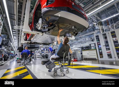 Underbody Line Hi Res Stock Photography And Images Alamy