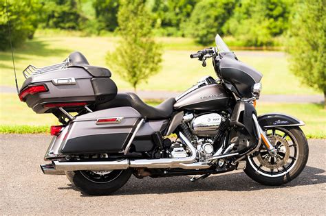 2017 Harley Davidson® Flhtkl Electra Glide® Ultra Limited® Low