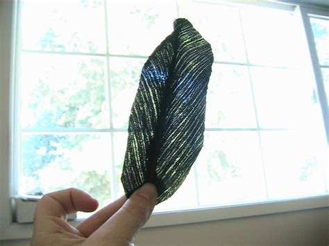 Making Quick Fake Feathers · How To Make A Feather · Decorating On Cut