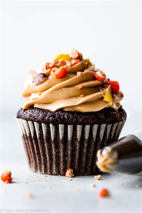 How do you make moist chocolate cupcakes? Dark Chocolate Cupcakes with Creamy Peanut Butter Frosting - Sallys Baking Addiction