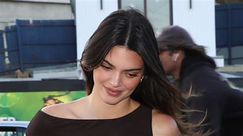 Kendall Jenner Flashes Her Nipples As She Goes Braless In See Through
