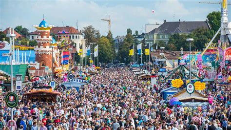 Münchner Oktoberfest Besucher „früher War Die Wiesn Schöner“ Aus