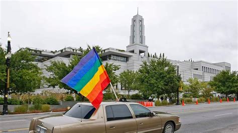 Judge Strikes Down Utahs Gay Marriage Ban Us News Sky News