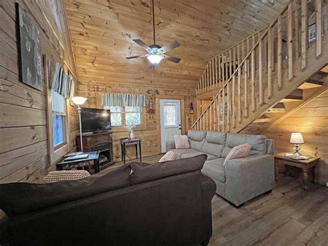 Bryson City NC Cabin Rentals - Pet Friendly Log Cabin